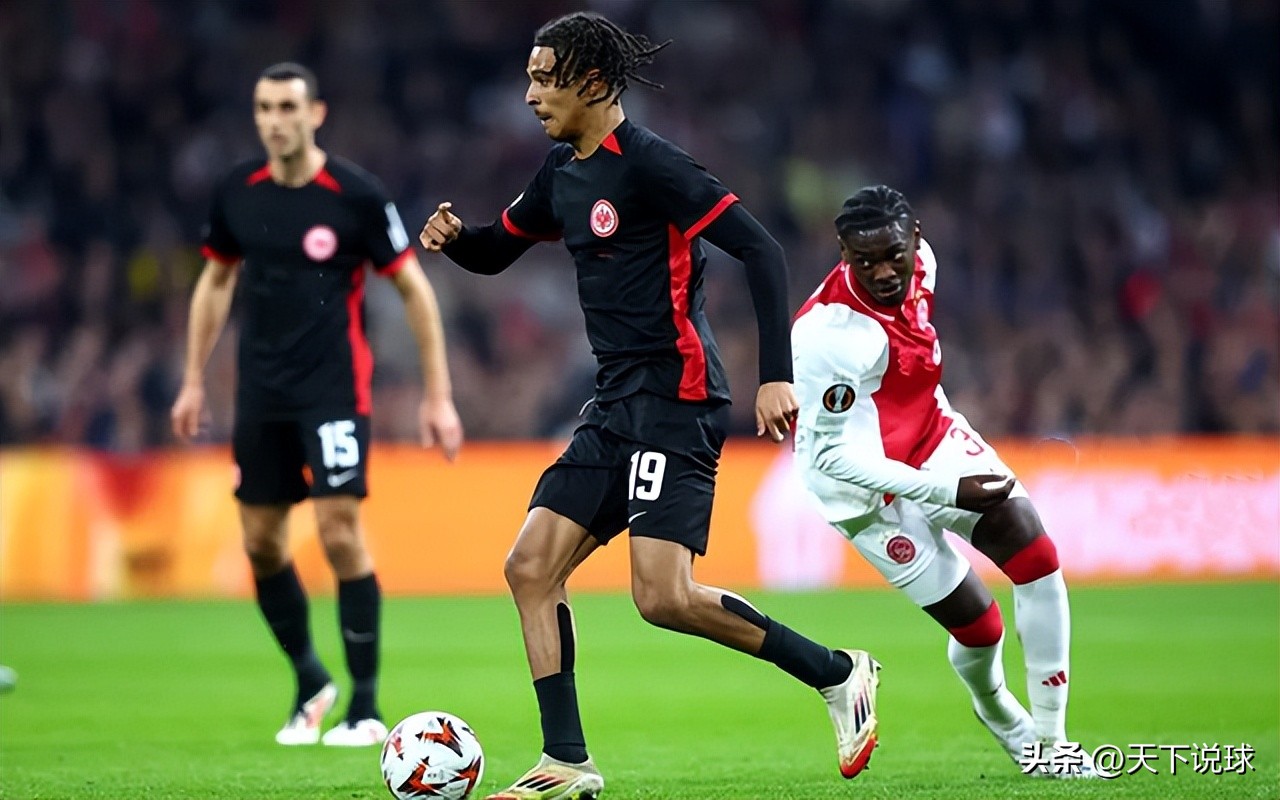 欧联赛程吃紧，法兰克福清晨外线爆发，悬念犹存，轮换策略成焦点的简单介绍